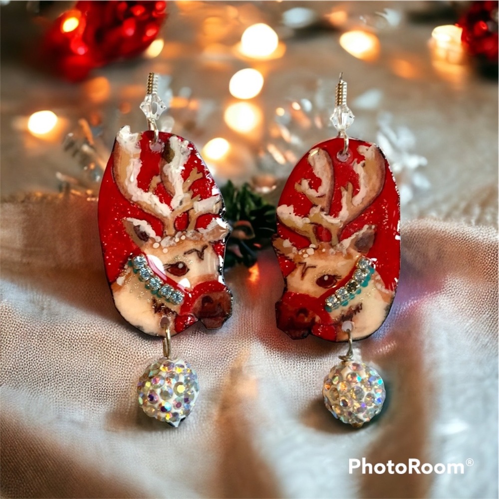 Beautiful, hand-painted, Christmas holiday reindeer, earrings, wildlife dears